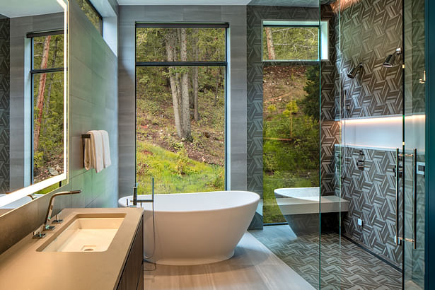 Tranquil master bath Photo by Steve Mundinger