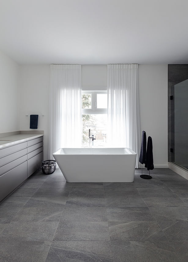 rzlbd / Albers House / master ensuite