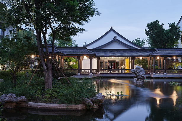 Huangjiu Research Institute: Night View of the Water Courtyard