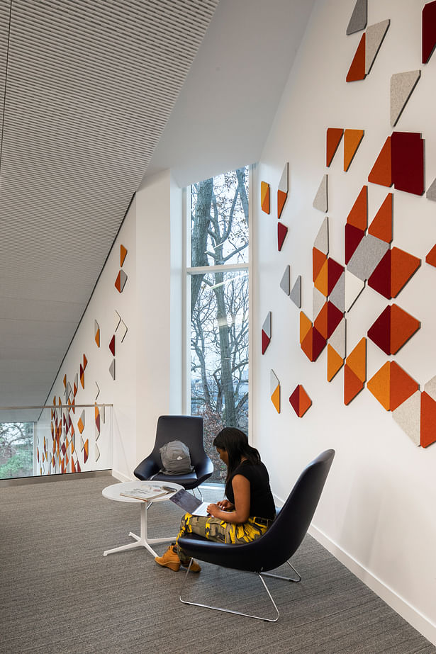 ARO Block, a product in the ARO Collection for Filzfelt, is used as decorative wall treatment, which also enhances the acoustics of the space. © James Ewing