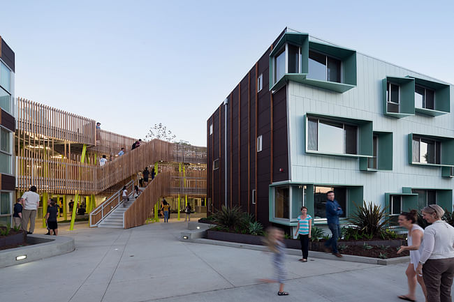 Broadway Affordable Housing; Santa Monica - Kevin Daly Architects. Photo © Iwan Baan