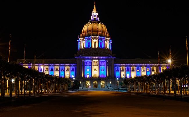 San Francisco City Hall in San Francisco, CA. Image via Twitter @BlueWest18