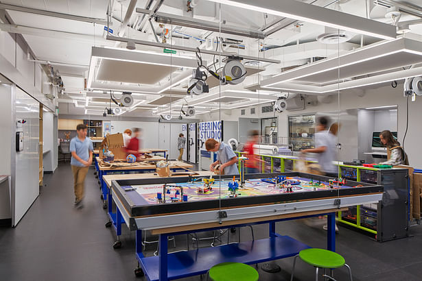 Town School for Boys - Engineering Studio (Photo: Mikiko Kikuyama)