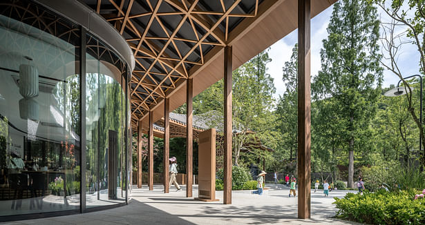 A corridor connecting the plaza complex with the B&B ©Chen Xi Studio