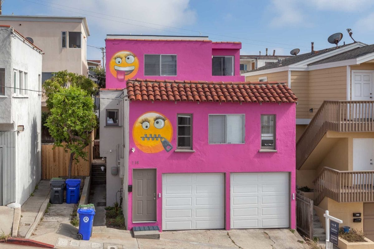 Manhattan Beach "Pink Emoji House" showcases tension between home owner