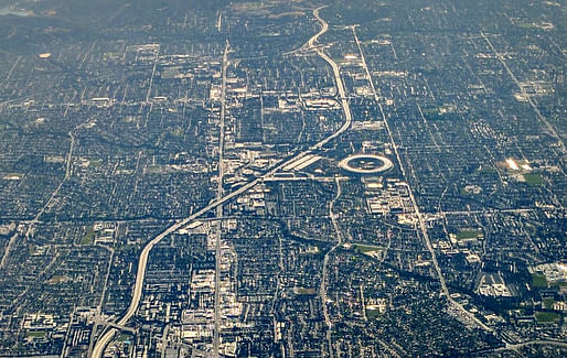 Image courtesy of Wikimedia user <a href=https://commons.wikimedia.org/wiki/File:I-280_with_Apple_Campus_2_aerial.jpg">Dicklyon</a>