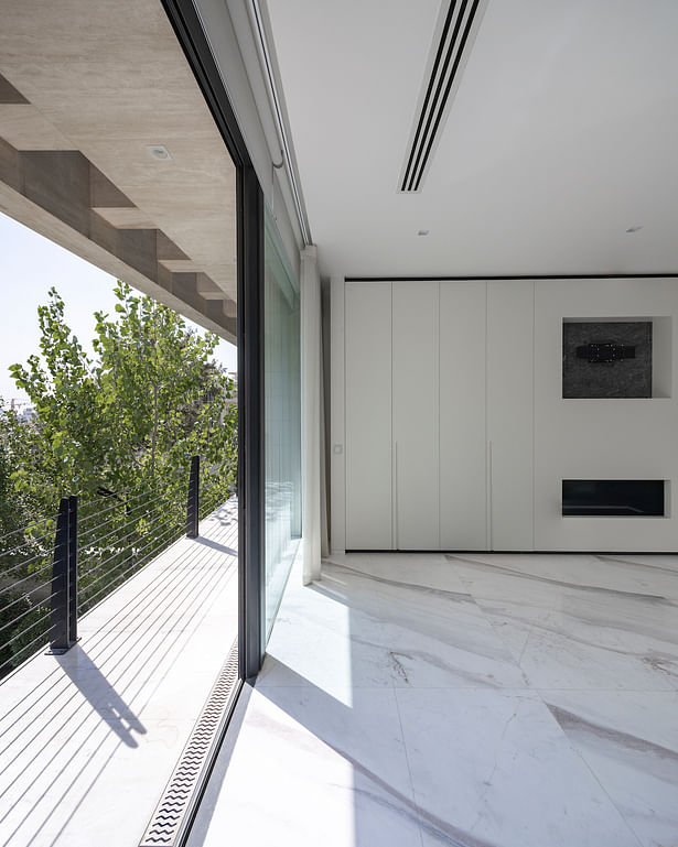 Master bedroom (photography: Parham Taghioff)