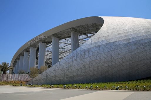 The new SoFi Stadium in Inglewood, CA, designed by HKS Architects. Image courtesy of HKS Architects.