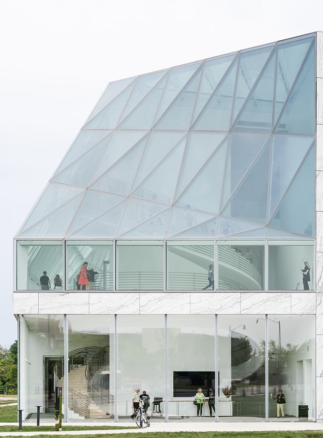 Buffalo AKG Museum - Jeffrey E. Gundlach Building. Image © Marco Cappelletti