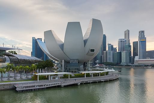 Moshe Safdie's ArtScience Museum. Marina May Sands, Singapore. (Wikimedia)