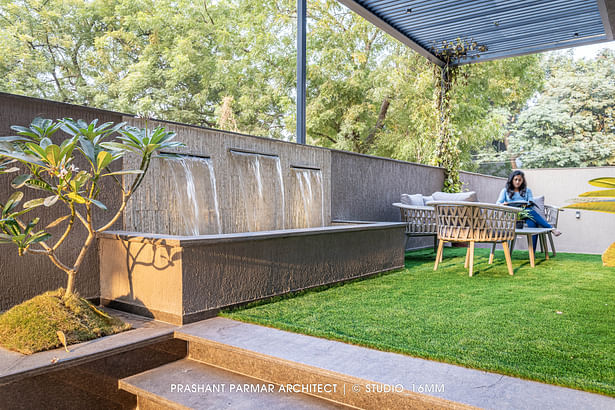 Ground Floor Garden connected with Dining Area