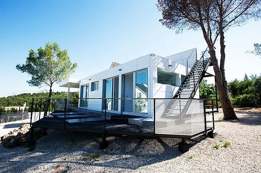 A prefabricated house in Valencia, Spain. Photo by Ulises Palermo via wikipedia.org.