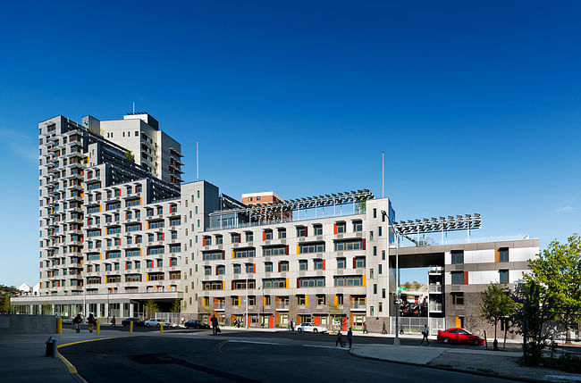 Honor Award John M. Clancy Award for Socially Responsible Housing: Dattner Architects and Grimshaw Architects for Via Verde—The Green Way. Photographer: David Sundberg | Esto Photographics