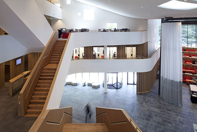 Rabobank Westelijke Mijnstreek Advice Center in Sittard, the Netherlands by Mecanoo; Photo: Christian Richters