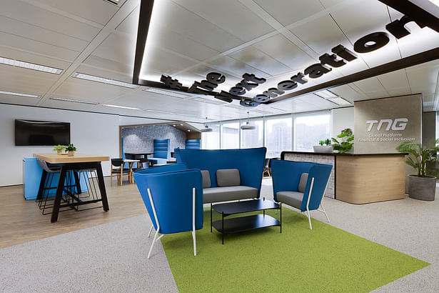 TNG Hong Kong - Innovative office design with workplace technology by Space Matrix