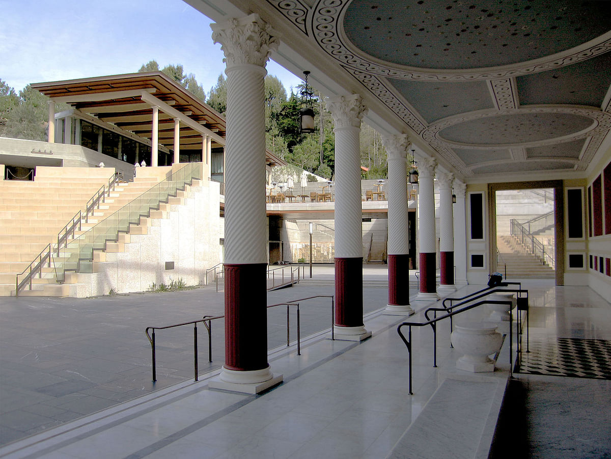 Pacific Palisades fire threatens Getty Villa and other landmarks