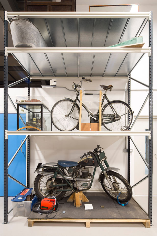 Items include vintage bicycles and motorcycles