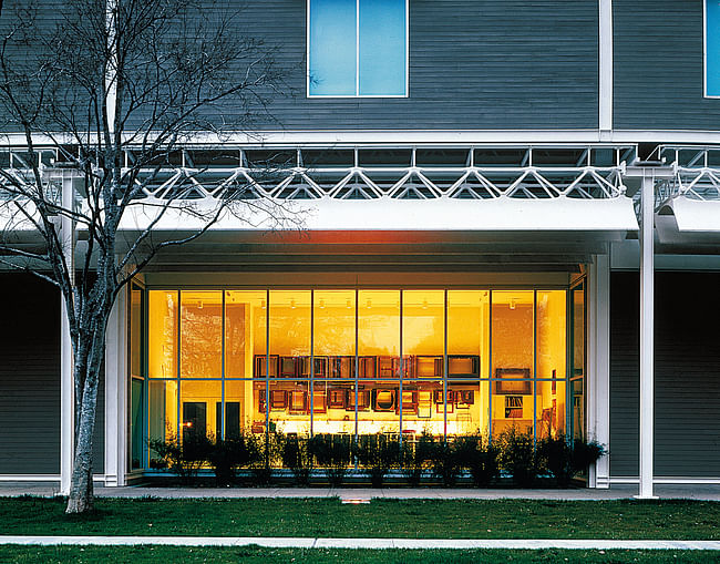 External view by night of the conservation studio (Photo: Hester Paul)