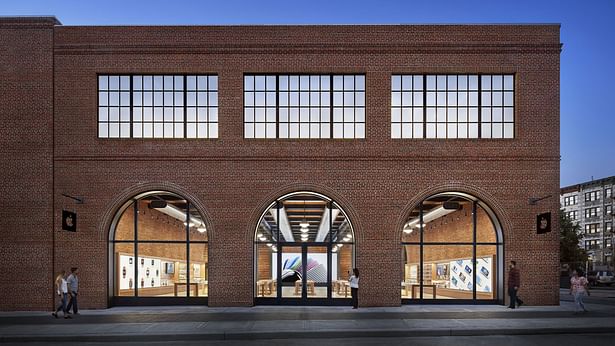 Exterior Apple Williamsburg