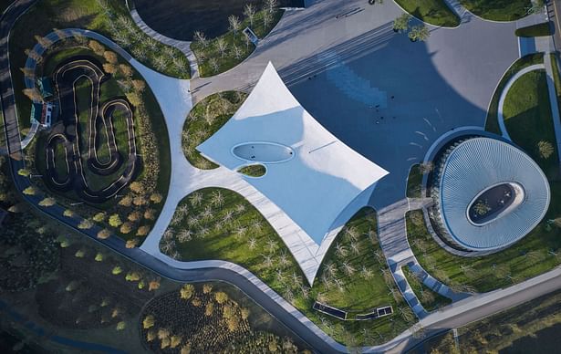 ‘Flying Carpet’ by GN Architects reimagines a children’s activity center in Qingdao©Photographer：Liangwenjun