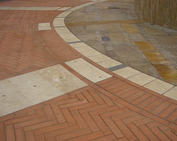 Floor in the curved side of the square