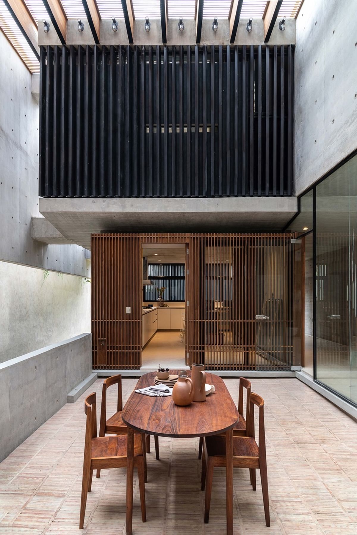Casa Patios  by Ricardo Yslas Gámez Arquitectos