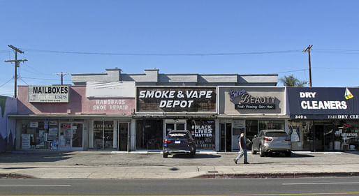 A strip mall in Los Angeles, California. Image courtesy Wikimedia Commons user Downtowngal. (CC BY-SA 4.0) 