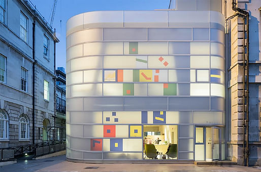 Maggie's, St Bartholomew's Hospital, EC1 by Steven Holl Architects for Maggie's and City of London Corportation.