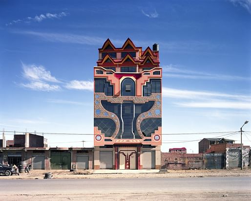 Freddy Mamani, Cholet in red brick residential area, El Alto. Photo © Tatewaki Nio, Néo-andina series, 2016. This work was produced with the support of the musée du quai Branly – Jacques Chirac 