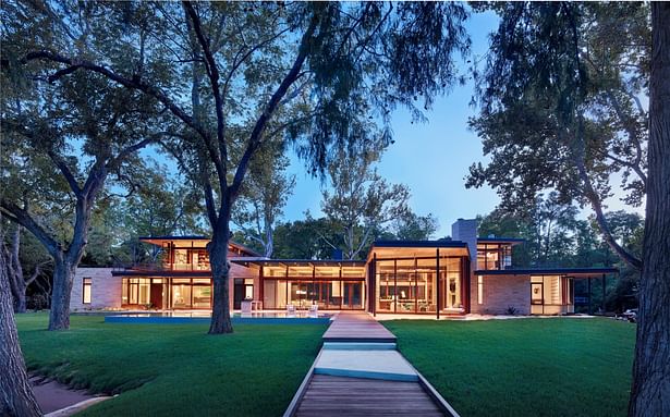 Lake Austin Residence with Quantum Windows & Doors