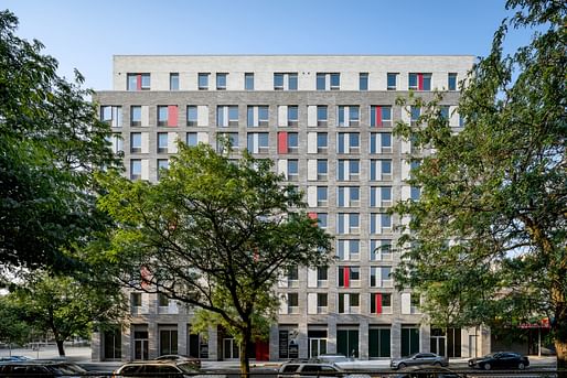 Related on Archinect: <a href="https://archinect.com/news/article/150401441/glazed-brick-accentuates-shakespeare-gordon-vlado-architects-new-brooklyn-apartment-complex">Glazed brick accentuates Shakespeare, Gordon, Vlado: Architects’ new Brooklyn apartment complex</a>. Image credit: Alexander Severin