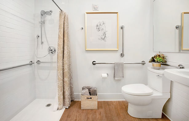 Apartment bath; Courtesy of Watermark at Brooklyn Heights