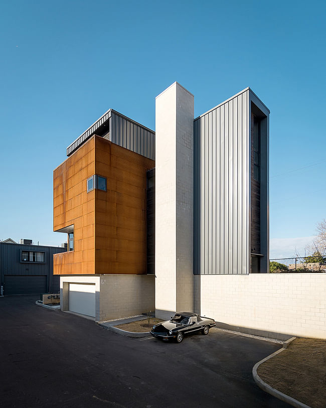 Woodard Residence in Memphis, TN by archimania; Photo: Hank Mardukas Photography