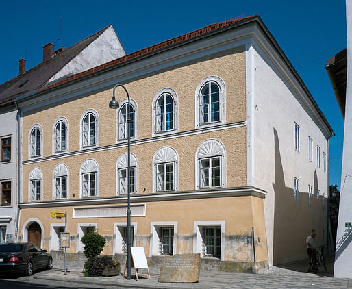 The building in its current condition (2015). Photo: Thomas Ledl/Wikimedia Commons.