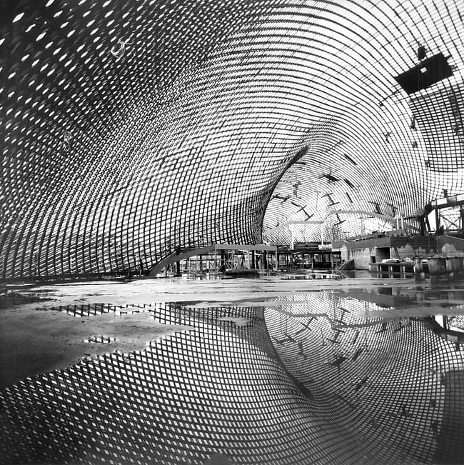 Roof for the Multihalle (multi-purpose hall) in Mannheim, 1970–1975, Mannheim, Germany. Photos © Atelier Frei Otto Warmbronn