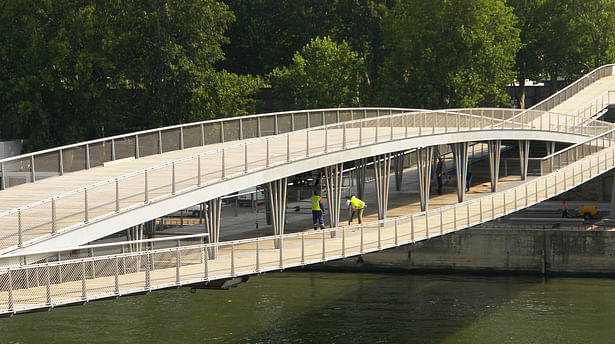 The bridge becomes a public space 