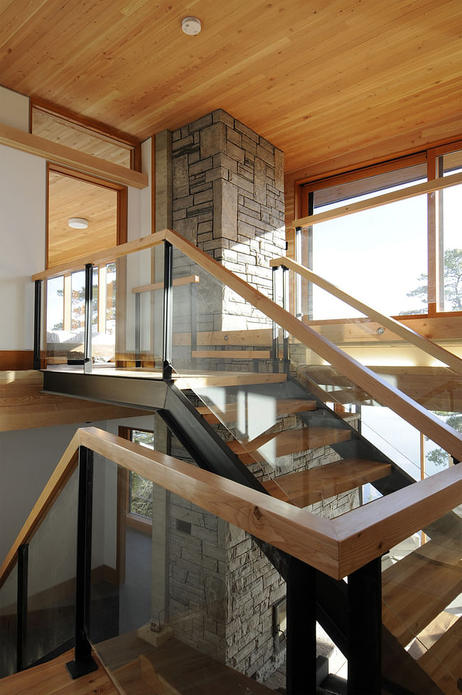 Cliff House in Muskoka, Canada by Altius Architecture Inc; Photo: Jonathan Savoie