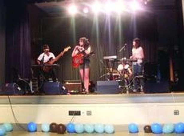 Took picture for an article I co-wrote with a colleauge. This was a benefit concert that Simmons held in 2010; the band was Mrs. Danvers.