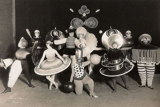 Performers in the Triadisches ballet produced by Oskar Schlemmer. Credit: Oskar Schlemmer; Bauhaus-Archiv. 