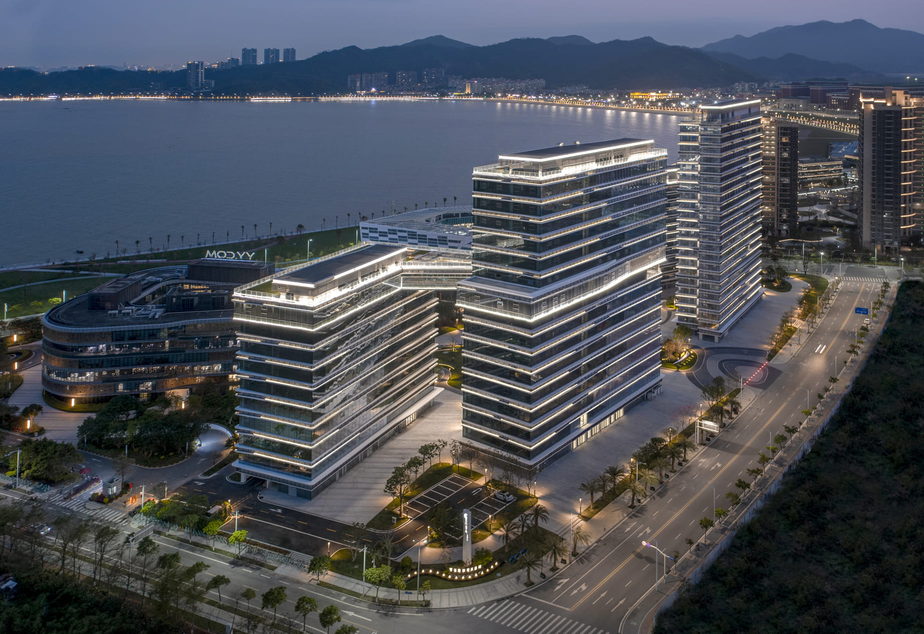 10 Design Completes Gaoxin Hi-Tech Commercial Hub | 10 Design | Archinect