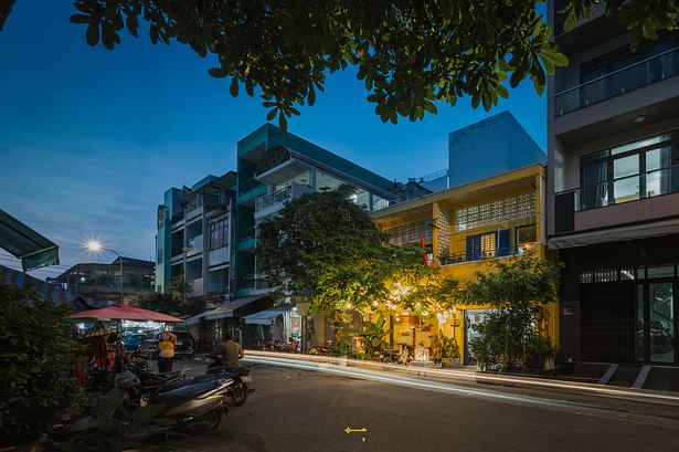 Every house has a life of its own, and House of Cholon is a vivid example of preserving the architectural and cultural values of Cholon. While many old buildings are demolished to make way for new constructions, the House of Cholon project by Archiro Vietnam took a different approach: to preserve and renovate the house instead of tearing it down. This decision not only embodies the preservation of traditional beauty but also represents a sustainable architectural solution for the environment.