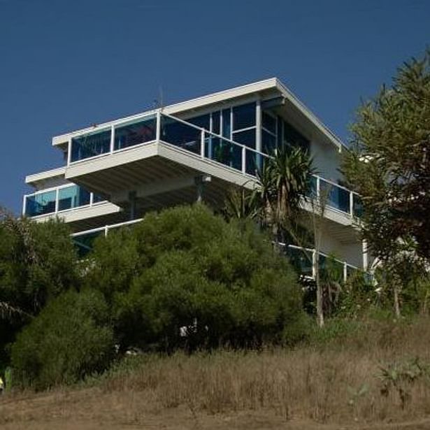 west elevation from sunset cliffs park photo: Michele Grace Hottel