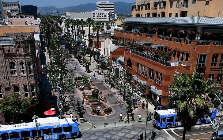 Santa Monica's Third Street Promenade (photo via everplaces.com)