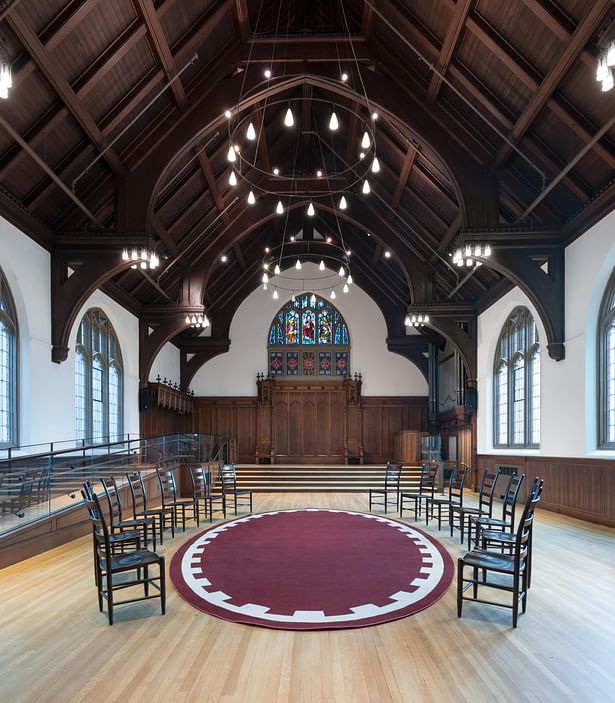 Historically significant spaces, including Williams Chapel, which dates to 1911, were restored and modernized with new lighting, AV systems, and full accessibility. Image credit: Chuck Choi.