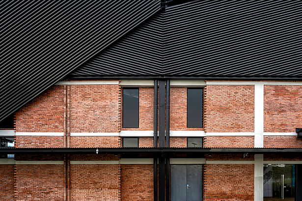 Facade Texture & Layering to allow the surfaces to breathe