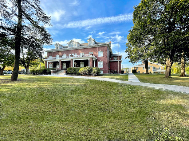 Larkin Place, Elgin, IL: Historic Building