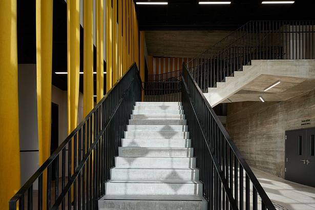 JAMD_HQArchitects_HWKN_entrance staircase_©Dor Kedmi