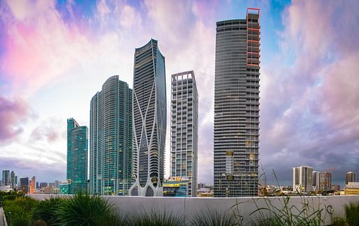 Downtown Miami condos along Biscayne Blvd. Image courtesy Wikimedia Commons user ParsonsPhotographyNL.
