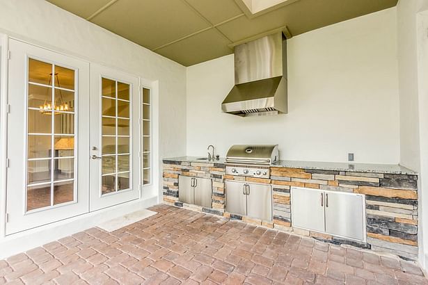 Full Outdoor Kitchen and Covered Patio 