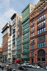 Similar adventurous experiments in lacy cast-iron façades, the precursors of modern curtain walls, surround the ten-story shaft of 648 Broadway. Photo: © Jack Kucy 